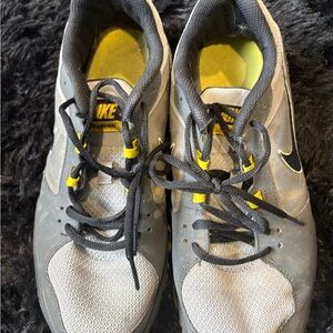 Nike Gray and Yellow Men’s Running Shoe Interior